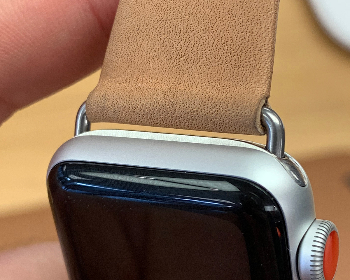 一緒に過ごすほど愛着が深まる、米国最高峰のタンナーがなめしたヌメ革のApple Watchバンド・AirPodsケース|NOMAD