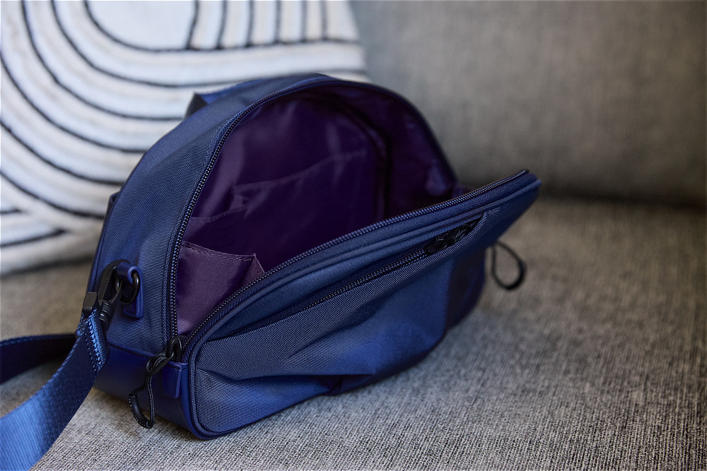 口がパカっと60°開いて、荷物が見える、出し入れスムーズな「バネパカ ショルダーバッグ」｜mayumasa