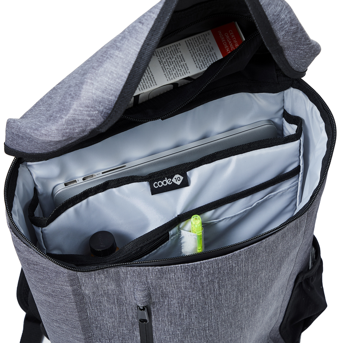 8つの内ポケットを完備したハイテク収納の都会的なバックパック《DAYPACK》|Code 10(コードテン)