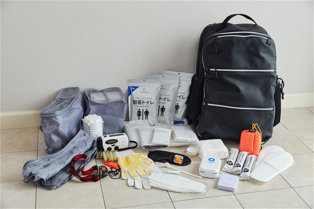 YouTube「そなえるTV」高荷智也氏、厳選の27点をつめた「防災リュック」｜防災氏・高荷智也氏×SONAEMON（ソナエモン）