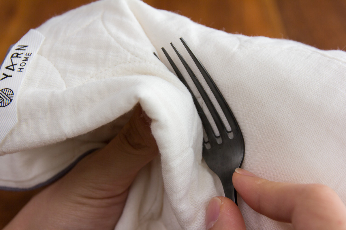 薄くて軽くて小回りが効く。乾きも早く、清潔を保ちやすい「キッチンふきん」| YARN HOME