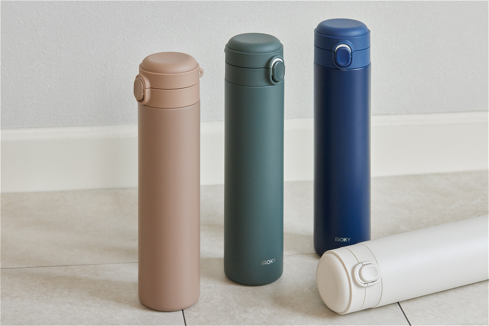 《ワンプッシュ／600ml》 スポドリOK、金属臭・ニオイ移りなし、チタンセラミックコーティング・ボトル｜WOKY（ワーキー）