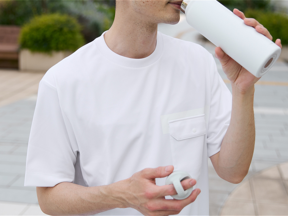 《ポロシャツ》和紙×ポリの快適設計で、湿気を吸って逃す、「和紙糸メディアポロシャツ」｜K-3B