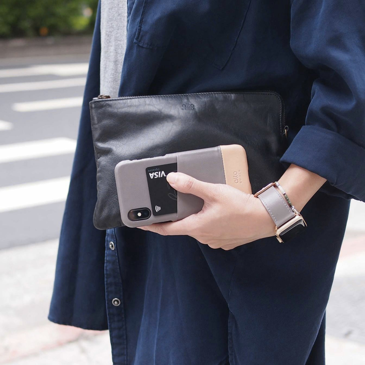 人の手による温かみと丁寧な仕事ぶりの革作りから完成まで職人の手仕事にこだわったiPhoneケース|Alto