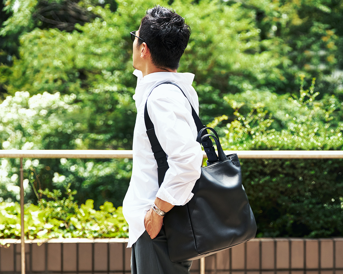 ビジネスにもカジュアルにも活躍する|防水レザー、超軽量、直感ポケット付きの日本製レザーバッグ|PCバッグ・トートバッグ・リュック・バックパック|FARO(ファーロ)