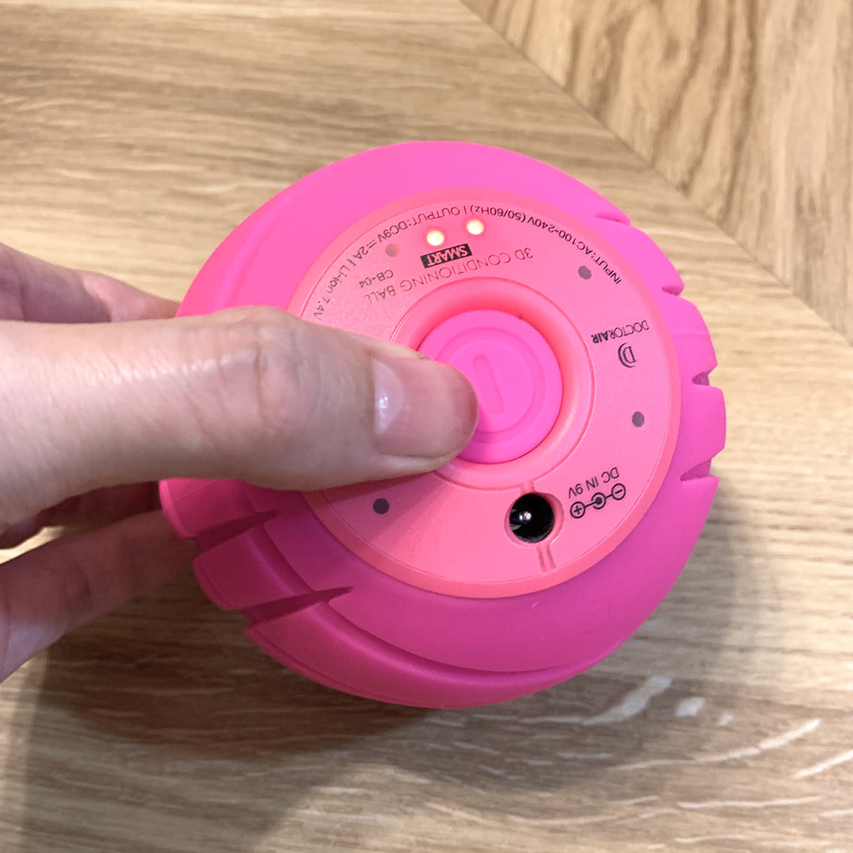 使い方はカンタン。疲れが気になる場所へ、押し当てるだけでほぐしてくれるストレッチボール|Dr.Air 3Dコンディショニングボール