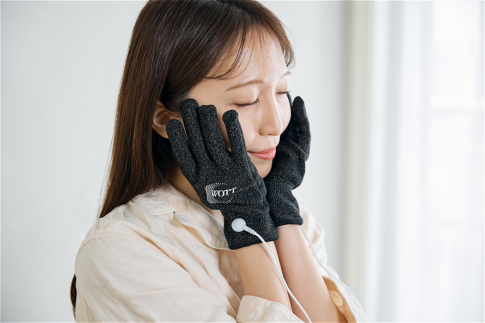 Image: https://1fl0kyr79c.user-space.cdn.idcfcloud.net/photographes/e954056c5c79230512ee27c6e3d63b9b.jpg プロアスリートの休養、わが家で。国際特許技術で、体内の水分にアプローチ|《10日間レンタル》国際特許技術で、体内の水分にアプローチする「リカバリー&スリープデバイス」|WOTT