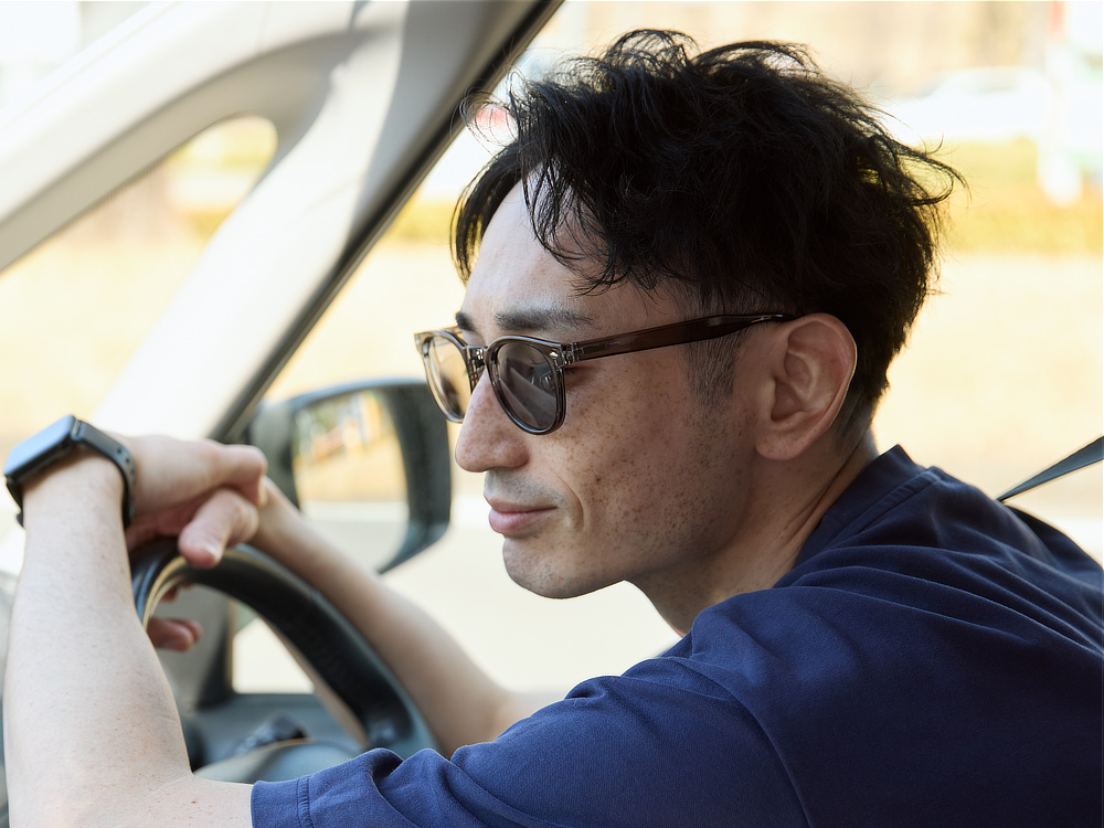 偏光・調光・UV99.9％カットの「おしゃれグラス」｜東海光学