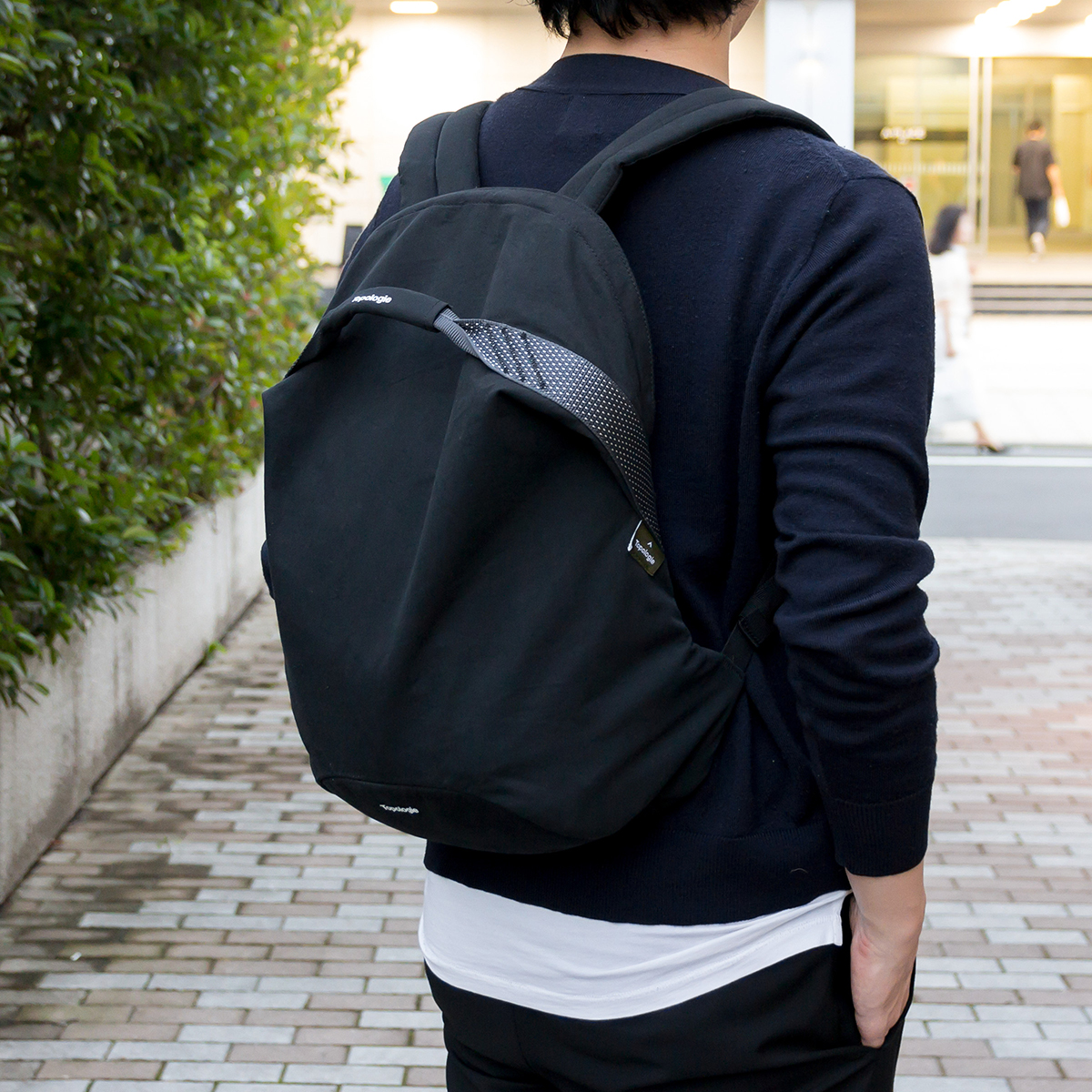 マルチピッチクライミング用の装備から着想を得てつくられた、軽やかに動けるバックパック | Topologie