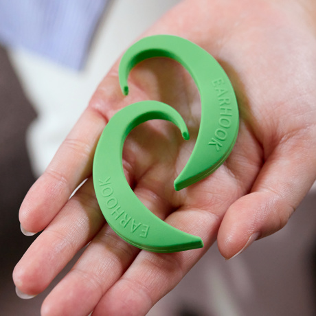 デジタル疲労に、5gの“かけるだけ”習慣｜《Mサイズ》仕事や家事をしながら、かけるだけで耳ツボを刺激する健康ギア｜EARHOOK