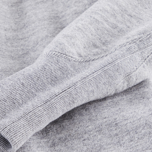 TOP GRAY／トレーニングシャツ》腕元をすっきりと見せる独自の
