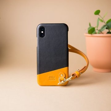 iPhoneに“素肌”の気持ち良さ|革作りから手がけ、iPhoneとの「完璧な調和」を追求したDリング付きスマホケース(ストラップ別売)|Alto(iPhone X,XS,XR対応)