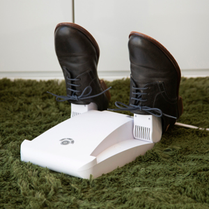 15分置くだけ 紫外線でニオイも水虫菌も 洗える 靴クリーナー Refreshoes Monoco