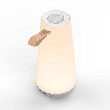 親しい人と寄り添いたくなる「Hi-Fiスピーカー」｜《UMA MINI》360度に広がる、忠実な「音」と優しい「光」。片手で持ち運べるコンパクトサイズで、いつでもどこでも空間を温かく演出するワイヤレススピーカー | Pablo