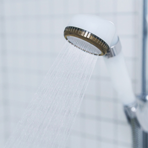 毛穴の汚れ 皮脂サッパリ しっとりホカホカ気持ちいい シャワーヘッド エミュール ファインバブルシャワー Monoco 毛穴の汚れ 皮脂サッパリ しっとりホカホカ気持ちいい シャワーヘッド エミュール ファインバブルシャワー Monoco