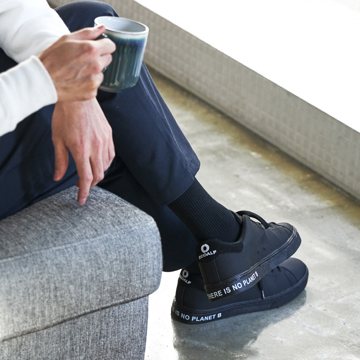 地球をきれいにする「スニーカー」|《MEN/SANDFORD BASIC》廃棄された漁網が、“繊維”に生まれ変わる!次の世代へ、美しい景色を残すために作られた「サステナブルスニーカー」|ECOALF