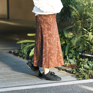 地球をきれいにする「スニーカー」|《WOMEN/SANDFORD BASIC》廃棄された漁網が、“繊維”に生まれ変わる!次の世代へ、美しい景色を残すために作られた「サステナブルスニーカー」|ECOALF