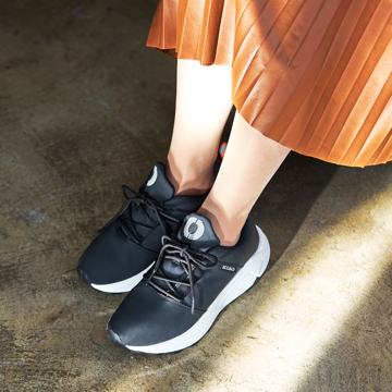 地球をきれいにする「スニーカー」|《WOMEN/PATRI》廃棄されたペットボトルが、“繊維”に生まれ変わる!次の世代へ、美しい景色を残すために作られた「サステナブルスニーカー」|ECOALF