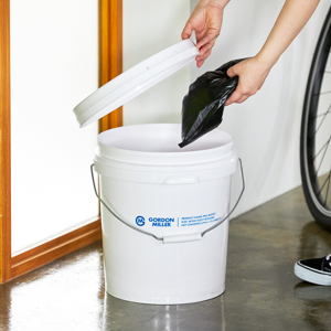 おしゃれな洗車道具が 水仕事にも収納にも重宝 しっかり密閉できる フタつきバケツ 17l Gordon Miller ペールバケツ Monoco