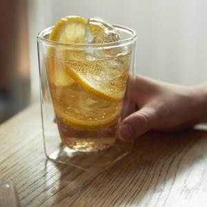 《300ml》結露しにくく、レンジ加熱OK、見る角度で表情を変える「耐熱ダブルウォールグラス」｜RayES