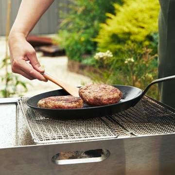 週末を「牛飼いステーキ」で祝おう!|《ハンバーグ6個セット》ロッキー山脈の雪解け水と牧草が育む、上質の赤身肉|COWMAN STEAK CLUB