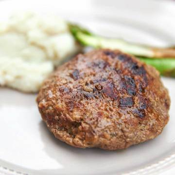 週末を「牛飼いステーキ」で祝おう!|《ハンバーグ6個セット》ロッキー山脈の雪解け水と牧草が育む、上質の赤身肉|COWMAN STEAK CLUB