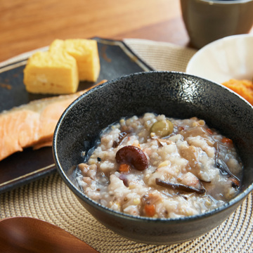 25種類の食感を楽しむ、“うまみ”朝粥｜《12袋入り》25種を食材ごとに下ごしらえした、“うまみ”朝粥の贅沢レトルト｜25種の味わい健康粥