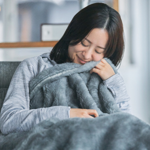癒しグレー”が叶える、あったか快眠空間 ふんわり毛足1.7㎝の