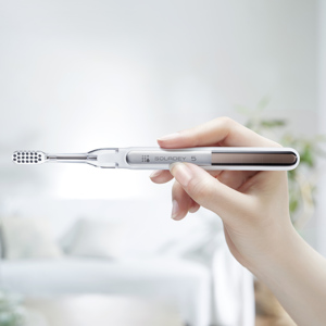 《手磨き用／ソラデー5》光触媒の効果で、歯磨き粉なしでも歯垢がとれる「歯ブラシ」｜SOLADEY（ソラデー）