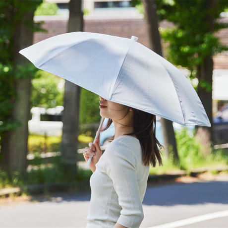 夏は、日陰より“さえぎる陰”｜《晴雨兼用／ギフト袋なし》遮光率100％、折り畳まない“短傘”｜+TIC HYBRID