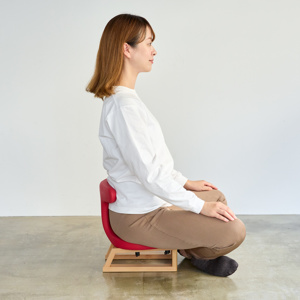 あぐらイス》健康医療アワード受賞 腰・姿勢・集中力に、“座るだけ