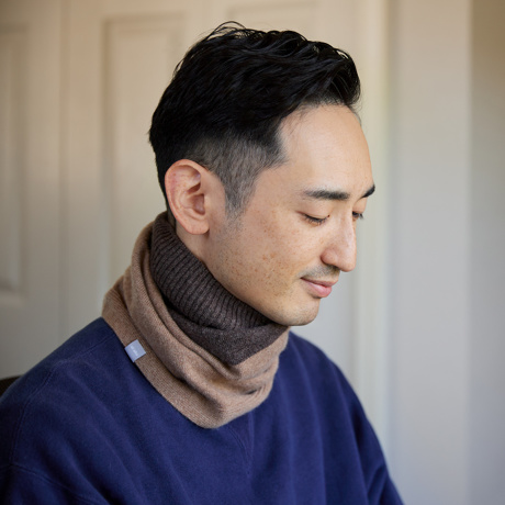 カシミヤ、巻かずにスポン！｜《バイカラー》なめらか極細毛、すっきり軽い着け心地の「カシミヤネックウォーマー」｜el alto