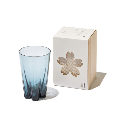 365日、テーブルに“サクラ”咲く。｜《タンブラー 240ml／単品》ビールやハイボールに、持ち上げると「桜型の水滴」が残るグラス（桐箱付き）｜Sakurasaku