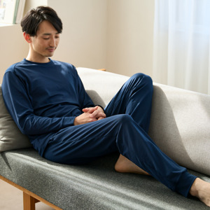 《一般医療機器 スタンダードドライ＋／長袖トップス》サラサラの肌触り、疲れ・コリを改善する「リカバリーウエア」｜VENEX