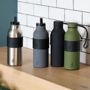 真空3層構造で、温度キープも一枚上手！飲みやすいスポーツタイプ＆ストラップ付きキャップ2種セットの「アクティブボトル」｜contatto