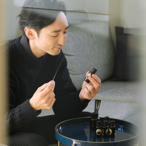 0.2秒で“いい気分”に還る タイの洗練ブランドが、「心地よい記憶」を調