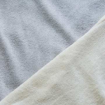横向き寝の「腕・肩」に、かつてない自由を｜《専用枕カバー／パイル》伸縮性のあるシンカーパイル使用、肌に触れる部分コットン100％の枕カバー｜YOKONEGU Premium