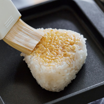 理想のトースト・焼き魚、わが家でできた！｜《スミ トースターL》外サクッ、中ふわっと焼きあがる、炭プレートのトースター｜Sumi