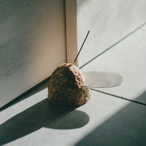 インセンスホルダー／ネイチャー》鞍馬石を使った、アートな香