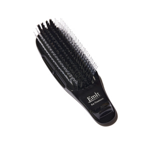 プロの施術を3700本の極細ピンで再現する「トリートメントブラシ」｜EMIT