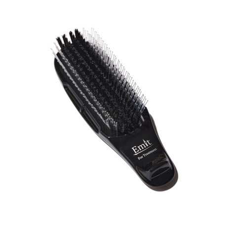 毎日サロン帰りのご機嫌ヘア|プロの施術を3700本の極細ピンで再現する「トリートメントブラシ」|EMIT