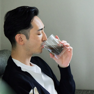 1日の終わりに、心鎮める一杯を｜期待吸収率3〜5倍、「水溶性CBD」配合ほうじ茶｜SABI for sleep