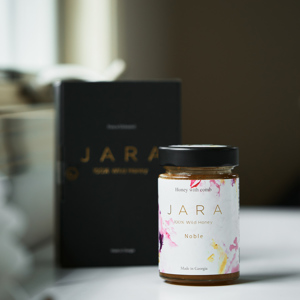 《300g NOBLEタイプ／箱入り》非加熱・無濾過　世界最古の採蜜の地・ジョージアから届いた、希少ハチミツ｜JARA Honey