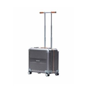 《ALUMINIUM 50L》“気の利く”設計、手を添えるだけで滑らかに走行するスーツケース「R TRUNK ALUMINIUM」｜RAWROW