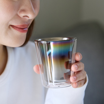 いつものお酒に、惚れ直す｜《保温保冷・ダブルウォールグラス》オーロラの光彩で眼福を、まろやかな味わいで口福をもたらす、「純チタン」コーティンググラス｜PROGRESS