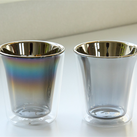 いつものお酒に、惚れ直す｜《保温保冷・ダブルウォールグラス》オーロラの光彩で眼福を、まろやかな味わいで口福をもたらす、「純チタン」コーティンググラス｜PROGRESS