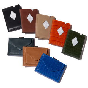 《スキミング防止機能付》１軍カードに直アクセス、コイン・お札も入る「コンパクト財布」｜EXENTRI