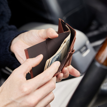 これ、名刺入れかと思った！｜《スキミング防止機能付》１軍カードに直アクセス、コイン・お札も入る「コンパクト財布」｜EXENTRI