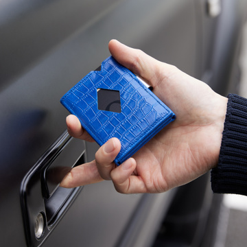 これ、名刺入れかと思った！｜《スキミング防止機能付》１軍カードに直アクセス、コイン・お札も入る「コンパクト財布」｜EXENTRI