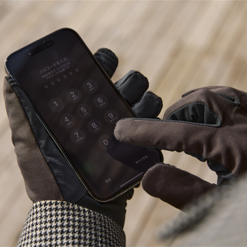 来たぞ！“手袋のまち”から、技ありグローブ｜《classic tech》東かがわ発！スマホも使える、タフでホットな機能派グローブ｜tet.